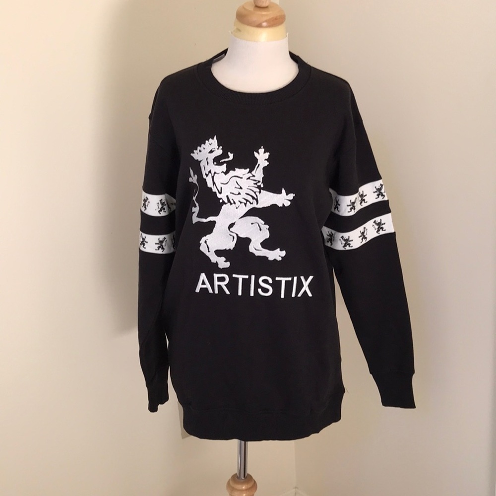 NWT! Artistix small black fleece sweatshirt